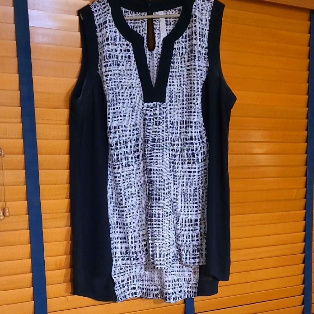 Elegant Black and White Women's Melissa McCarthy Top